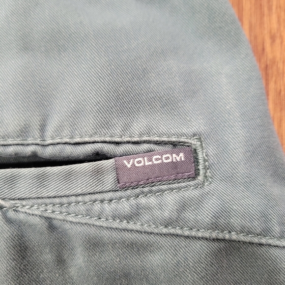 Men's Volcom Corpo Class Flat Front Chino Shorts Size 31 - Picture 5 of 12